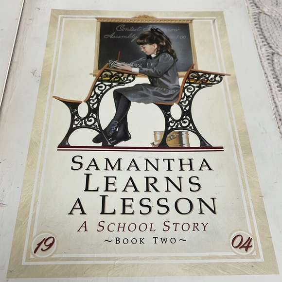 American girl books 6 in lot. Good condition. See pics for titles No stray marks - Picture 4 of 12